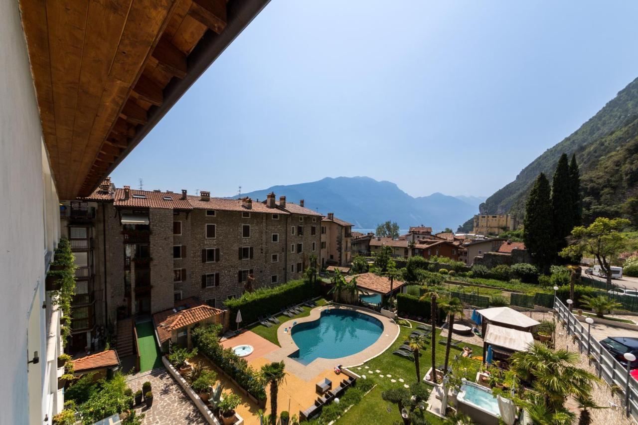 Hotel Canarino Riva del Garda Luaran gambar